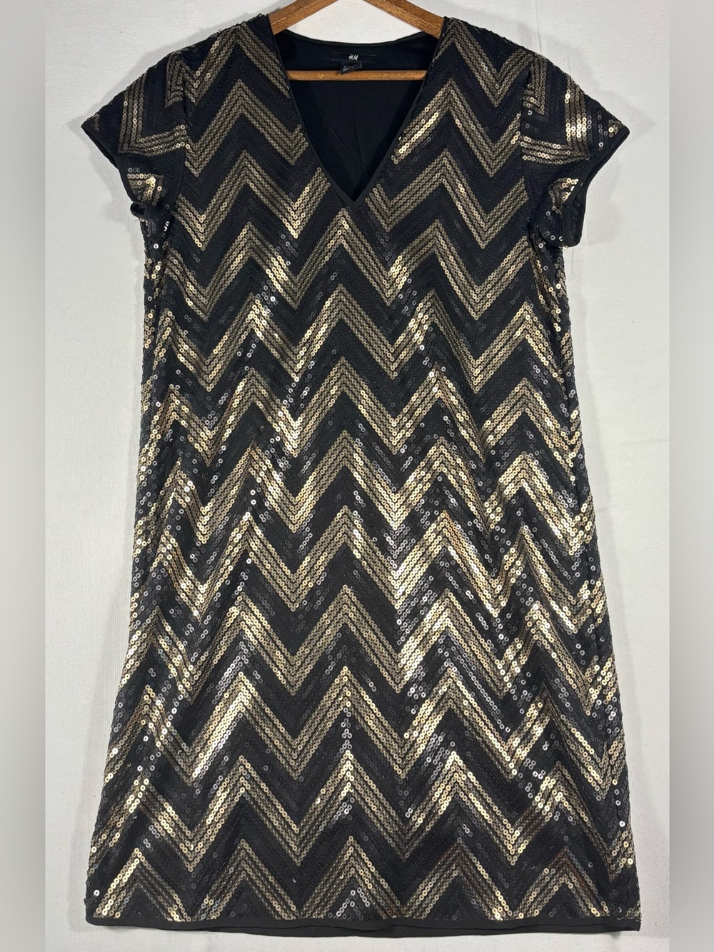 H&M Women’s Small Black & Gold Sequin V‑Neck Shift Dress